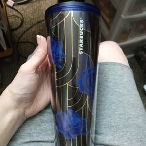 Xl tall cup with straw